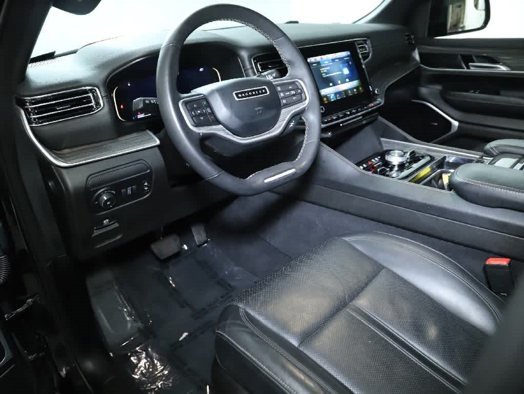 Used 2022 Jeep Wagoneer Series III AWD/4WD image 18