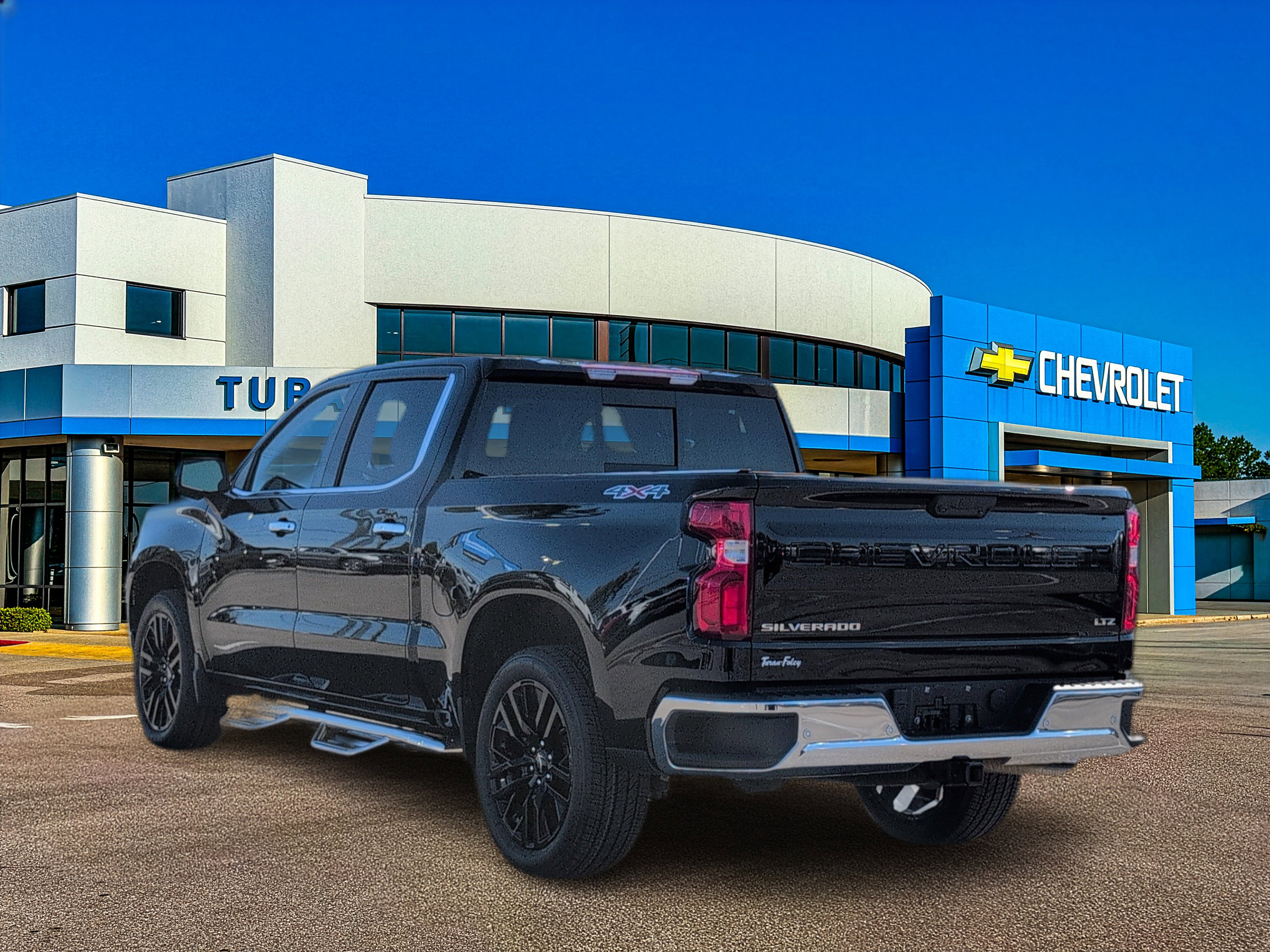 Used 2024 Chevrolet Silverado 1500 LTZ w/ LTZ Convenience Package II image 3