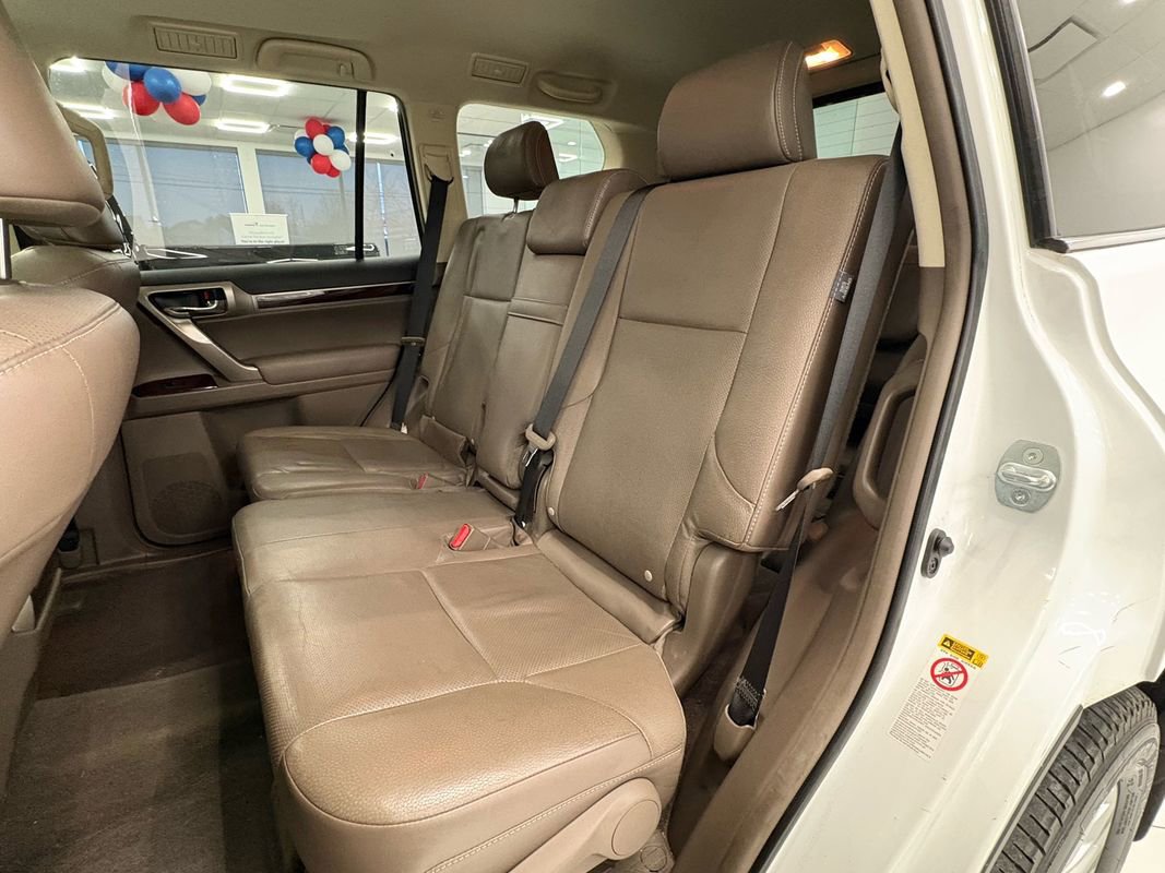 Used 2018 Lexus GX 460 Premium w/ Premium Package image 21