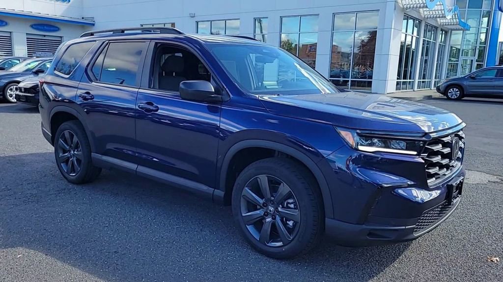 New 2025 Honda Pilot Sport image 2