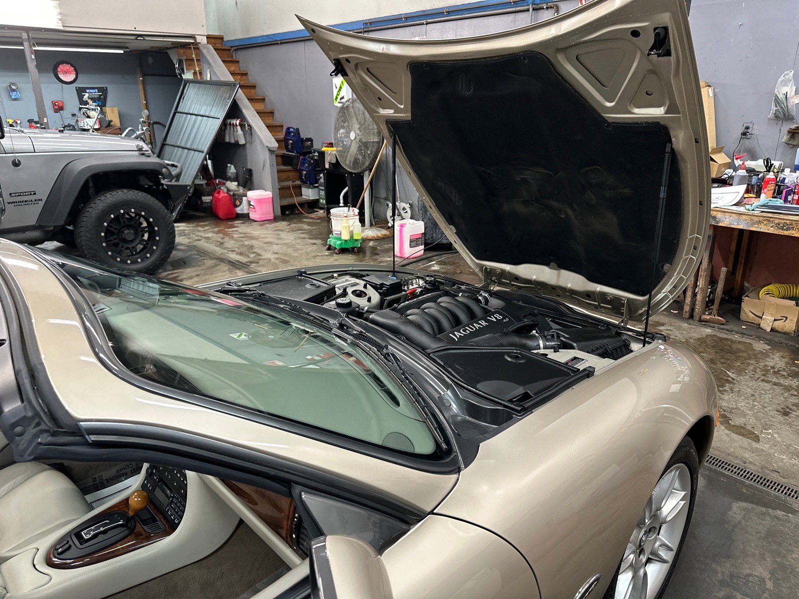 Used 2001 Jaguar XK8 Convertible image 25