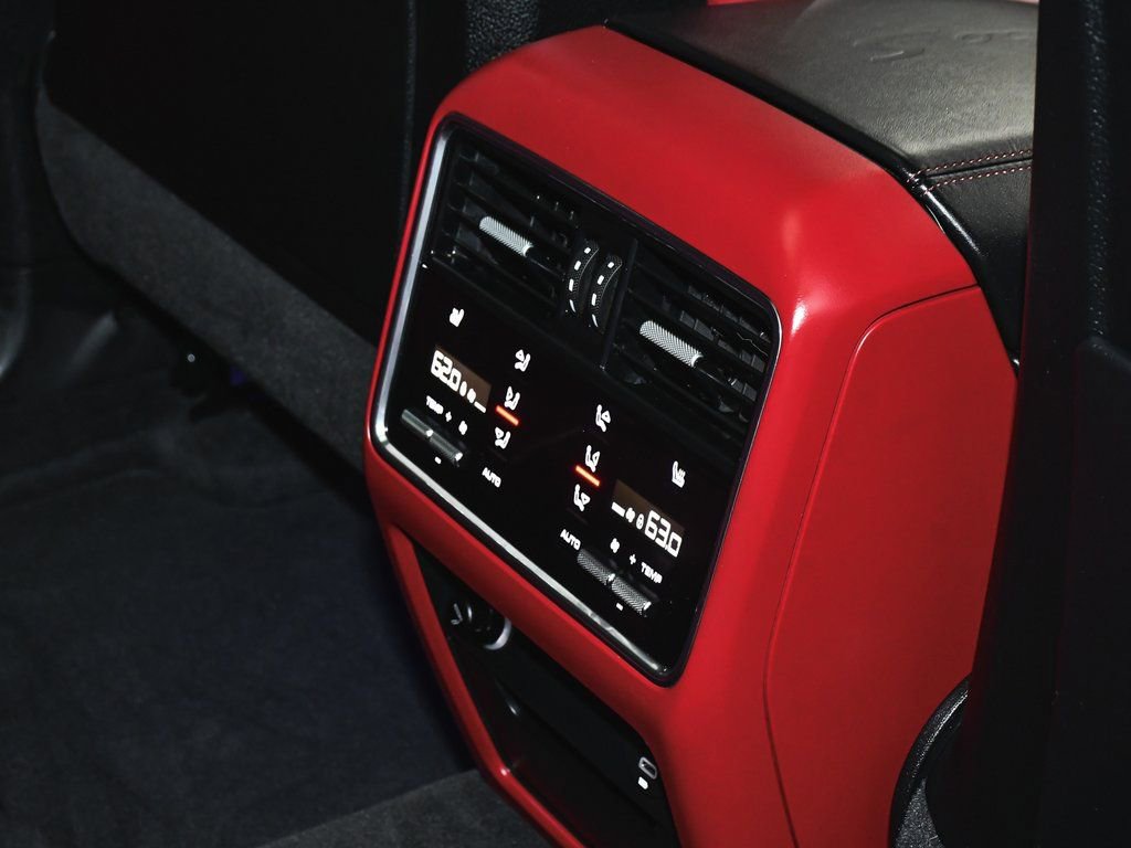 Used 2023 Porsche Cayenne Turbo S image 59