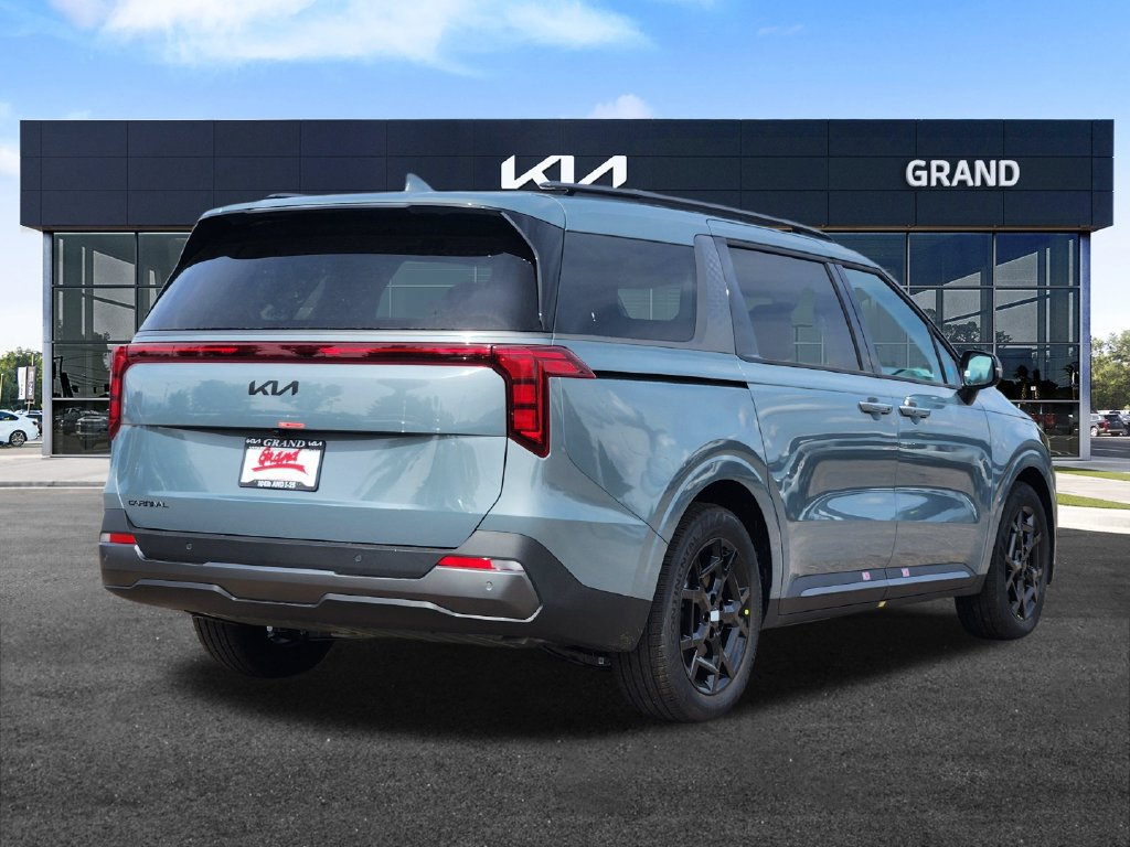 New 2027 Kia Carnival EX FWD image 5