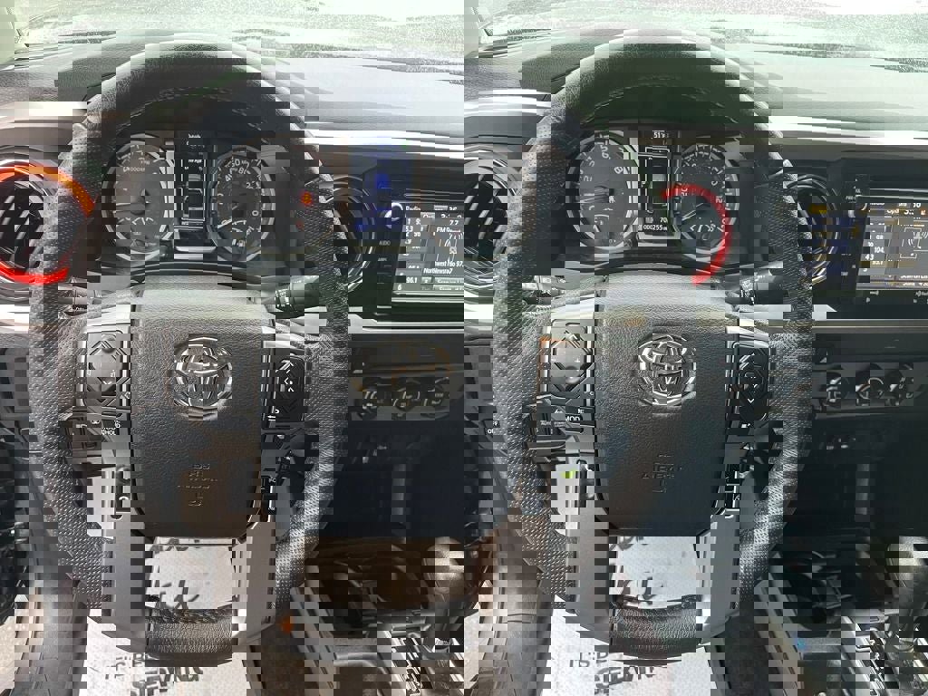 Used 2019 Toyota Tacoma SR5 AWD/4WD image 16