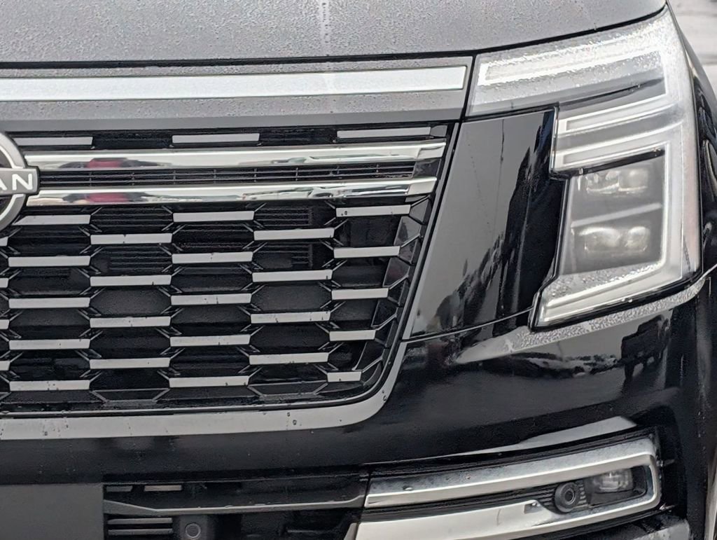 Used 2025 Nissan Armada Platinum image 13