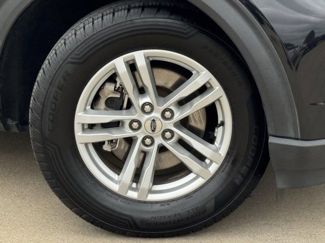 Used 2022 Ford Explorer XLT w/ Equipment Group 202A RWD image 37