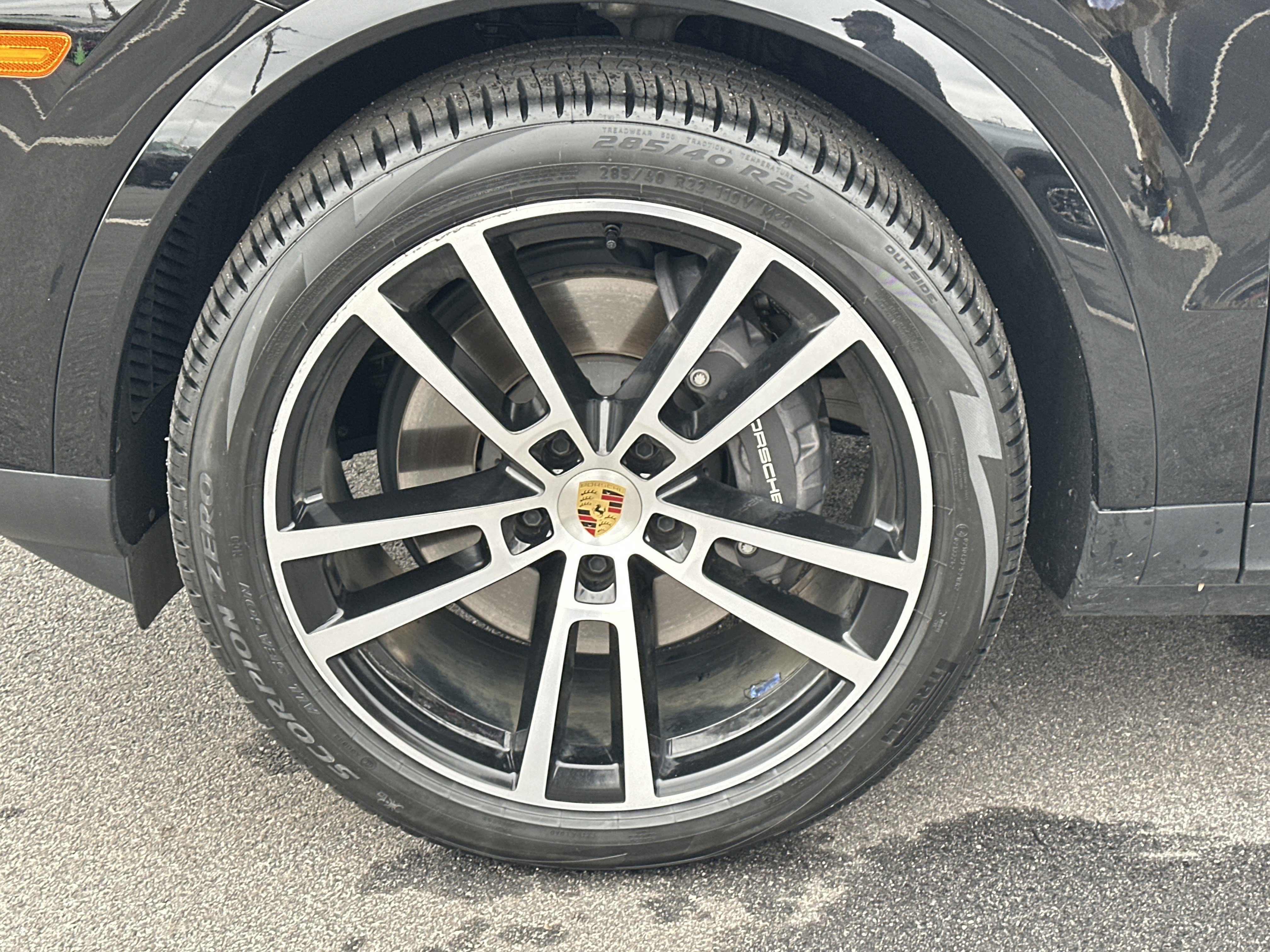 Used 2024 Porsche Cayenne Coupe image 12