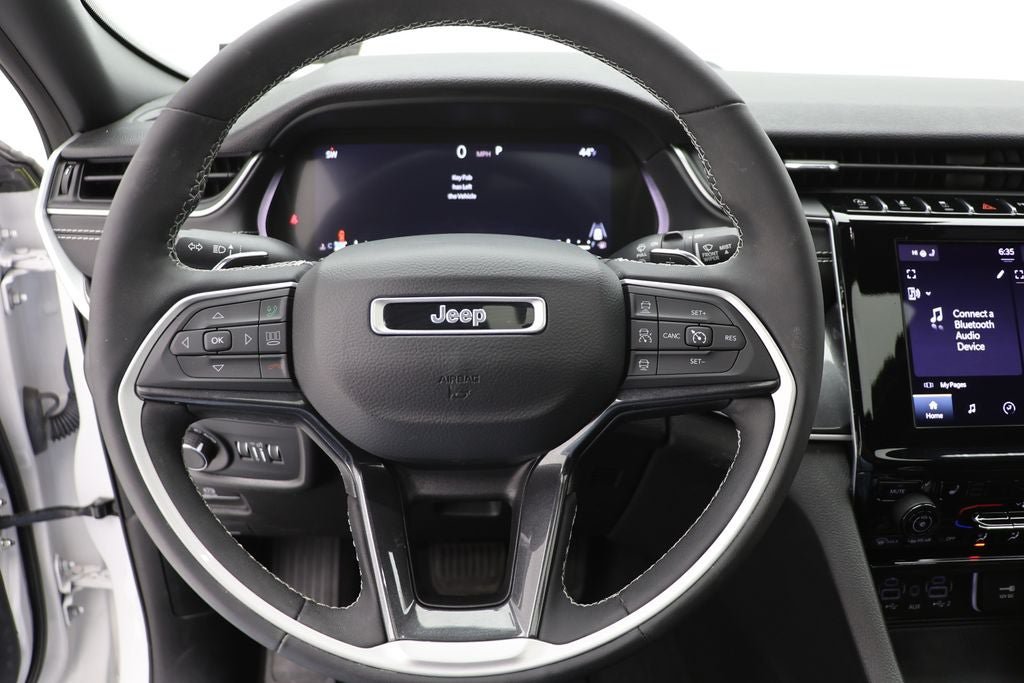 Used 2023 Jeep Grand Cherokee Altitude AWD/4WD image 17
