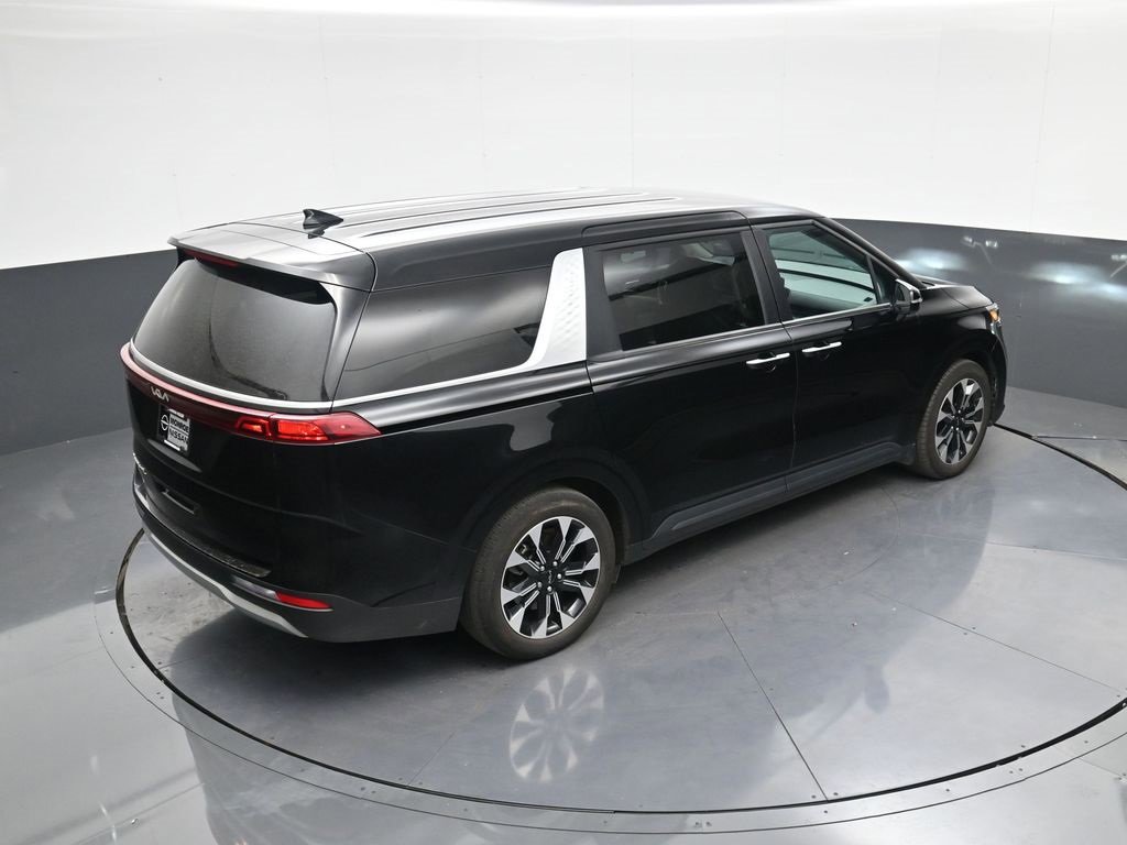 Used 2022 Kia Carnival EX image 30