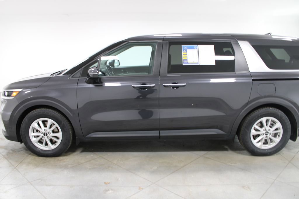 Used 2024 Kia Carnival LX image 6