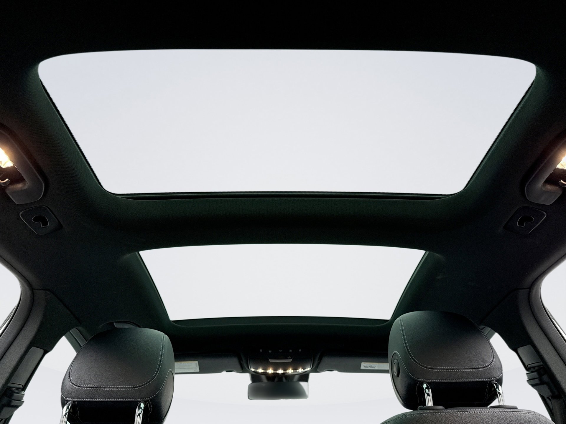 Used 2022 Mercedes-Benz GLC 300 4MATIC w/ Multimedia Package Lite image 18