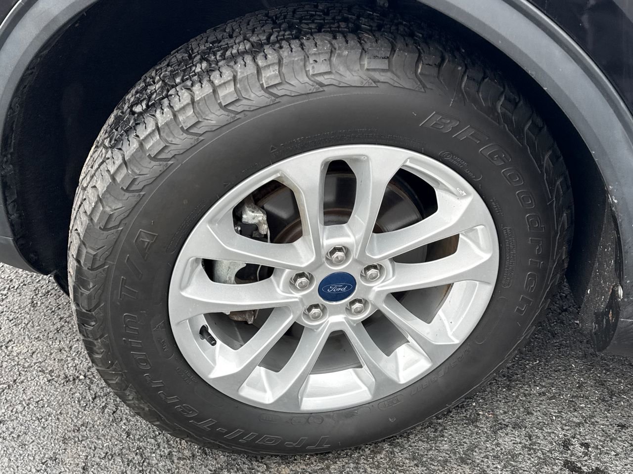 Used 2021 Ford Escape SE image 12