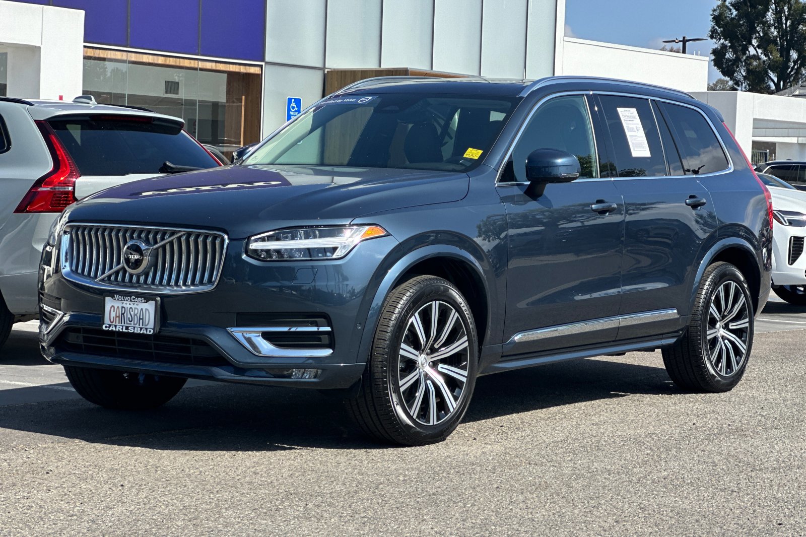Certified 2025 Volvo XC90 B6 Plus image 8