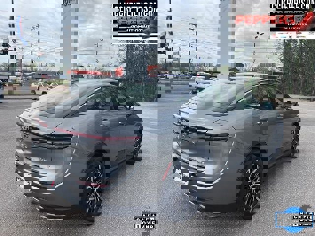 Used 2023 Toyota Crown Limited image 6