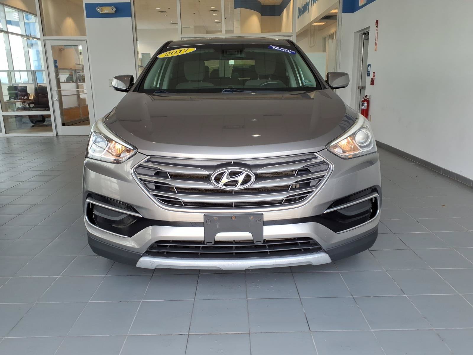 Used 2017 Hyundai Santa Fe Sport AWD/4WD image 2