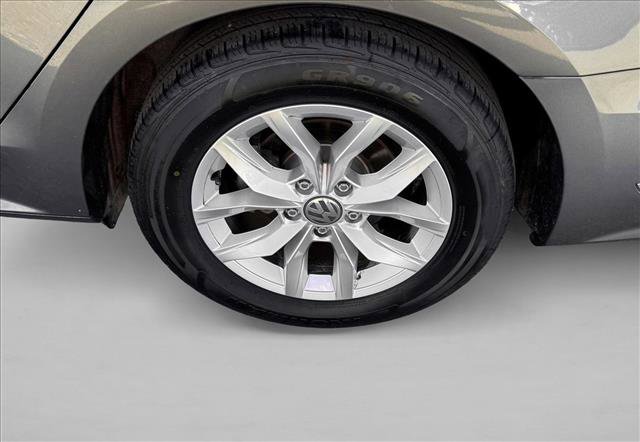 Used 2016 Volkswagen Passat 1.8T S image 9