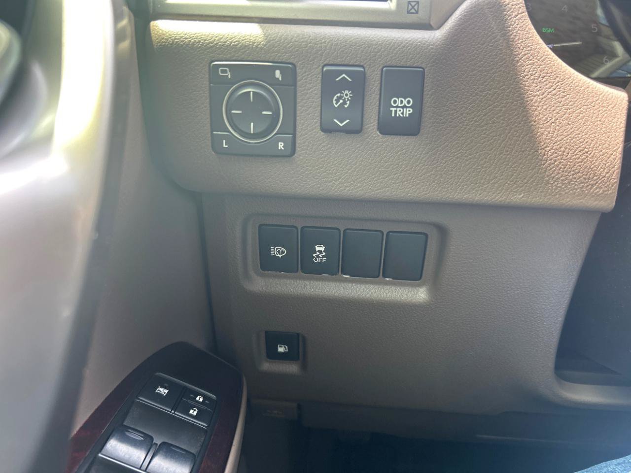 Used 2014 Lexus GX 460 w/ Premium Package AWD/4WD image 18
