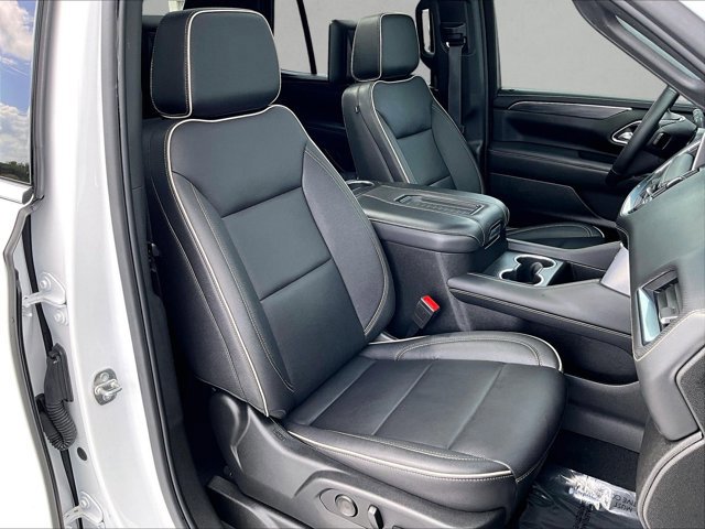 Used 2023 GMC Yukon SLT w/ SLT Premium Package image 9