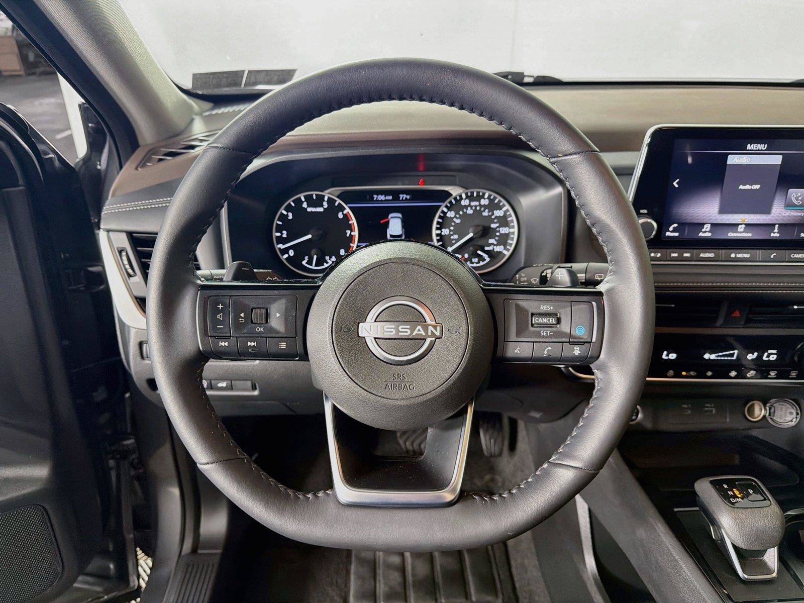Used 2023 Nissan Rogue SV w/ SV Premium B Package AWD/4WD image 3