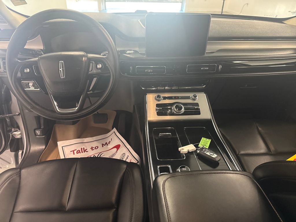 Used 2023 Lincoln Aviator 2WD w/ Premium Package image 15