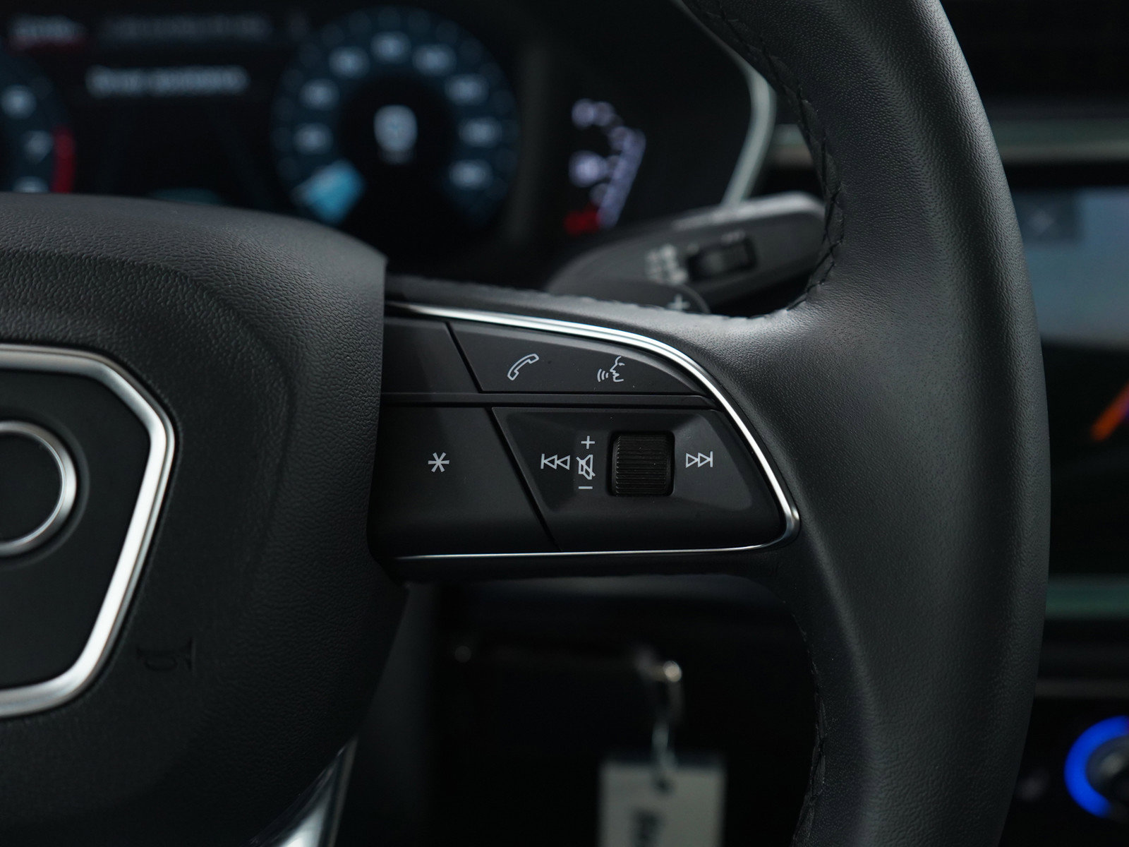 Used 2025 Audi Q3 2.0T Premium image 28