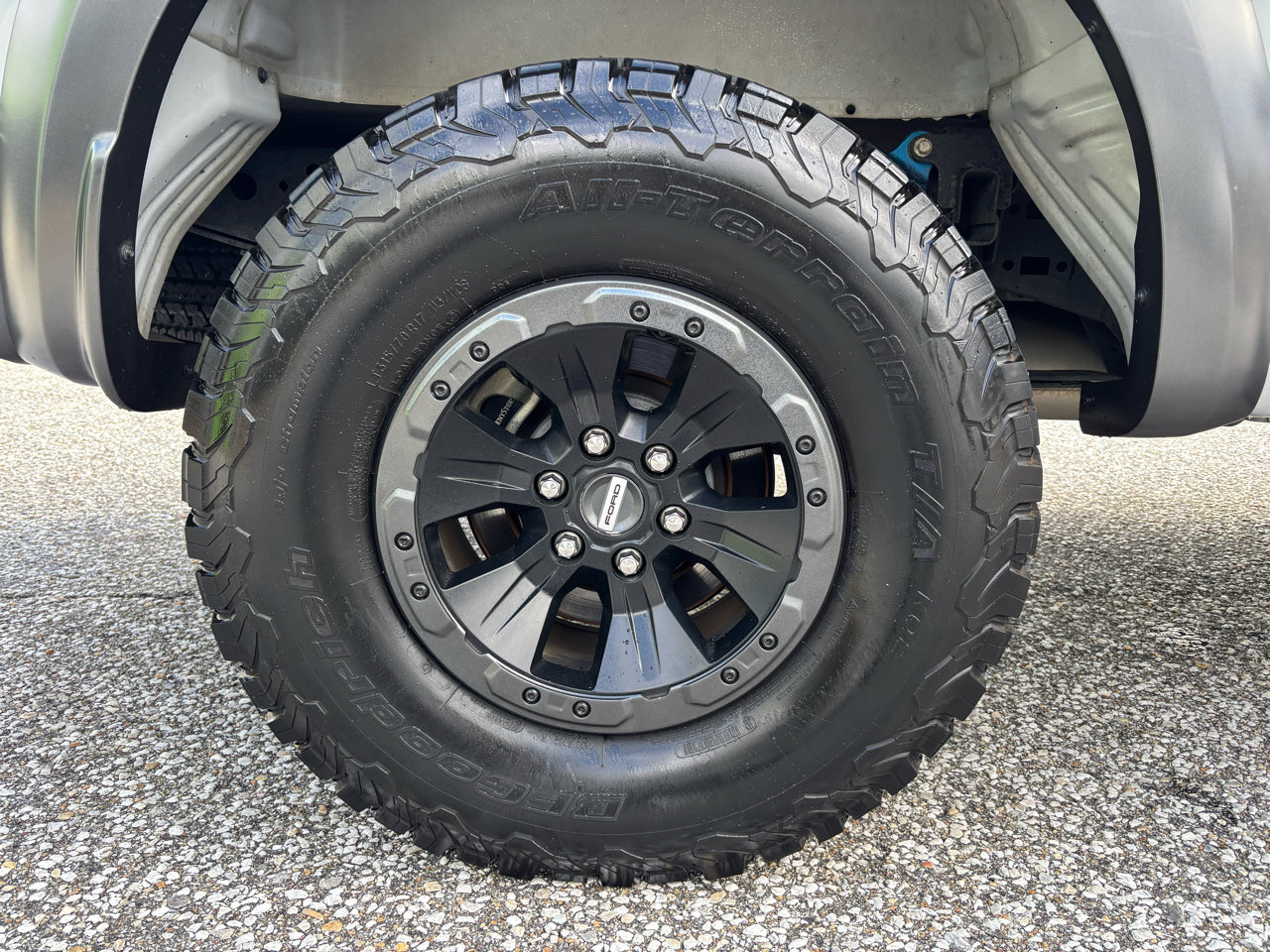 Used 2017 Ford F150 Raptor w/ Equipment Group 802A Luxury image 34