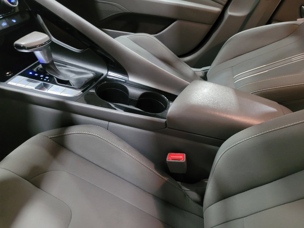Used 2021 Hyundai Elantra SEL w/ Convenience + Premium Package image 26