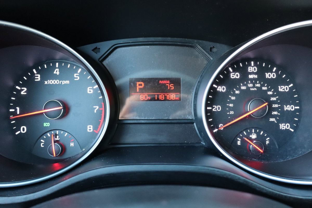 Used 2015 Kia Sedona LX w/ LX Convenience Package image 33