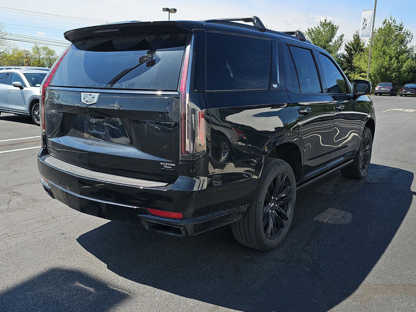 Used 2023 Cadillac Escalade Sport Platinum AWD/4WD image 2