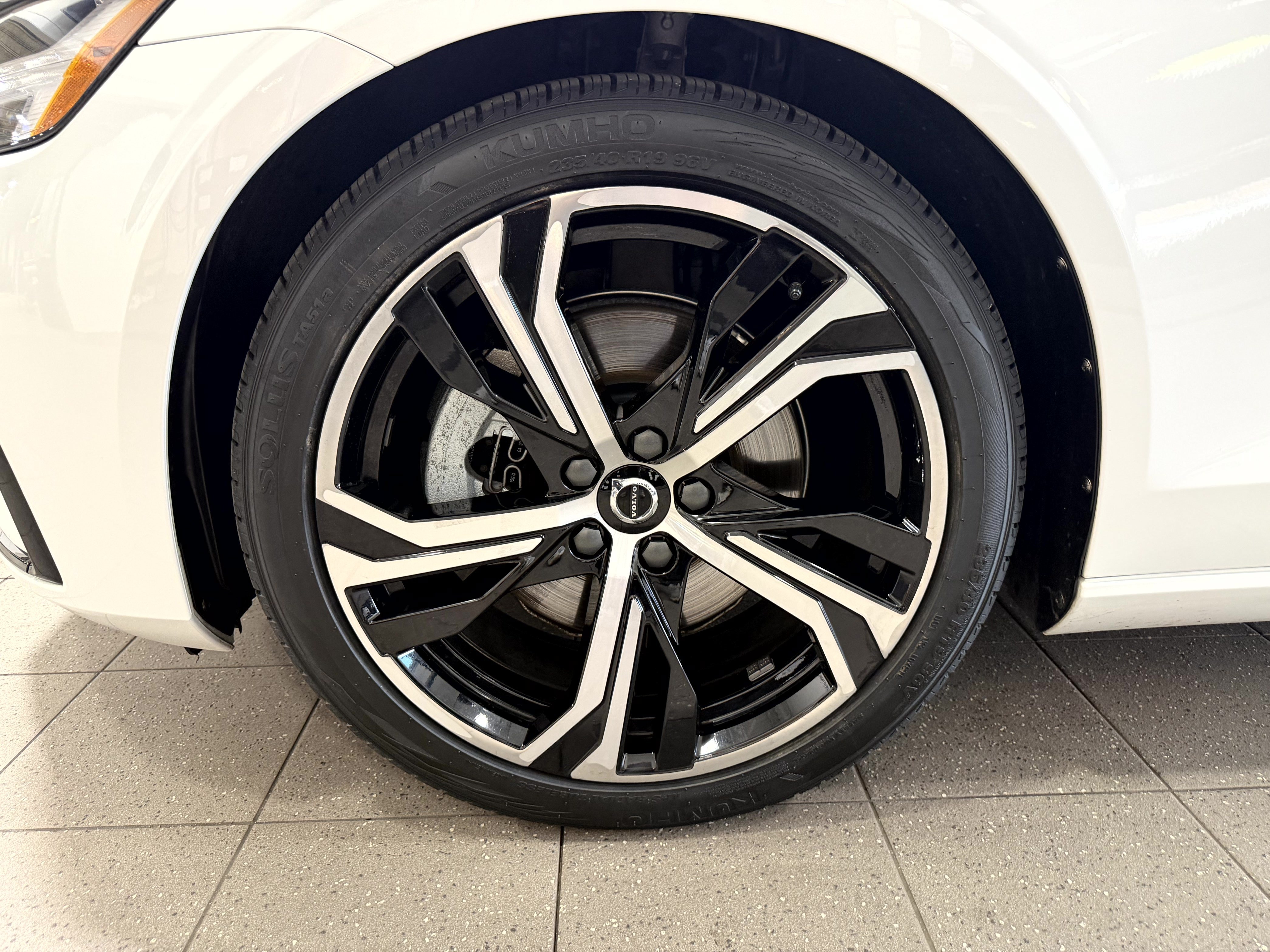 Used 2024 Volvo S60 B5 Core AWD/4WD image 8