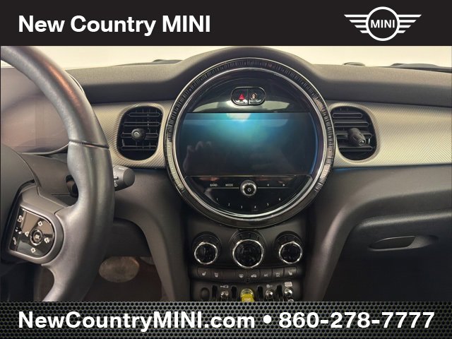 Used 2024 MINI Cooper SE w/ Signature Upholstery Package image 13