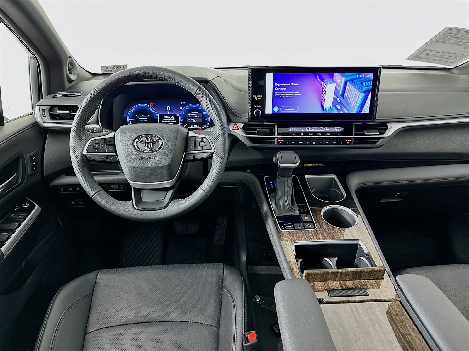 Used 2025 Toyota Sienna Limited image 24