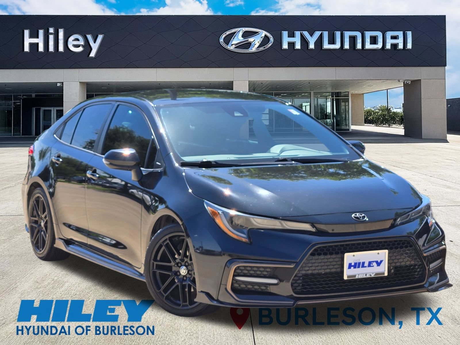Used 2022 Toyota Corolla SE FWD image 2