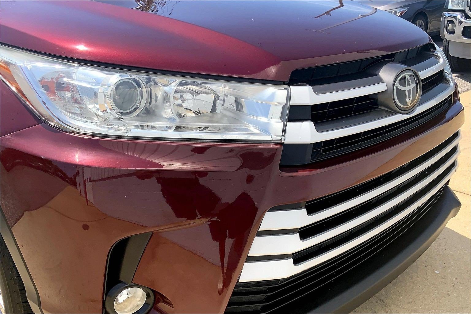Used 2018 Toyota Highlander XLE AWD/4WD image 36