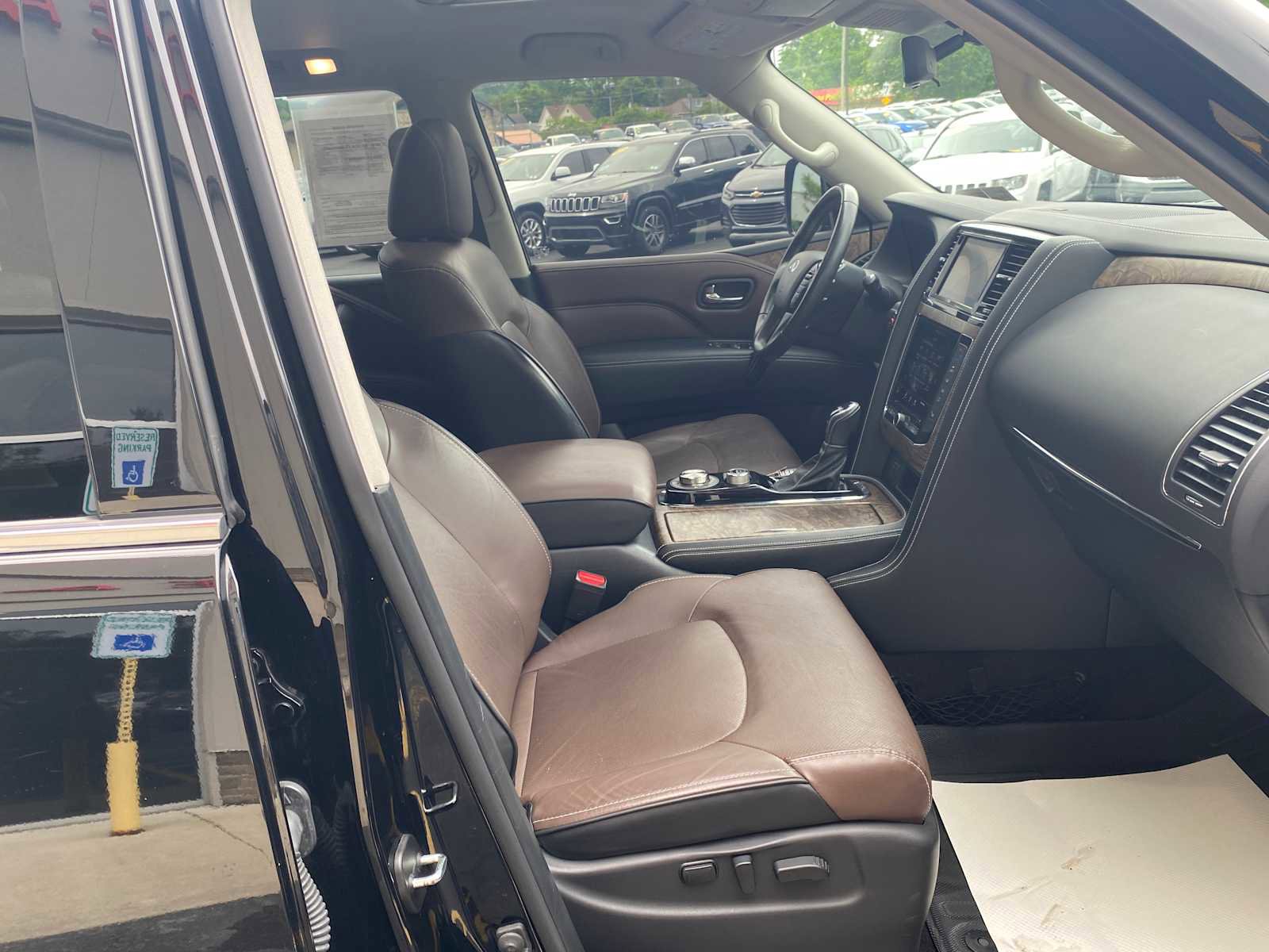 Used 2021 INFINITI QX80 Premium Select w/ Cargo Package AWD/4WD image 29
