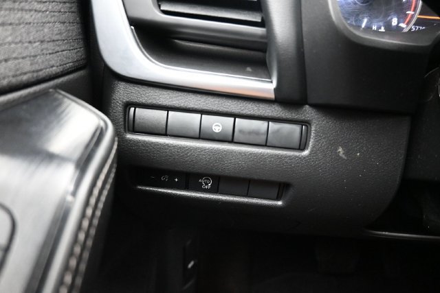 Used 2023 Nissan Rogue SV FWD image 13