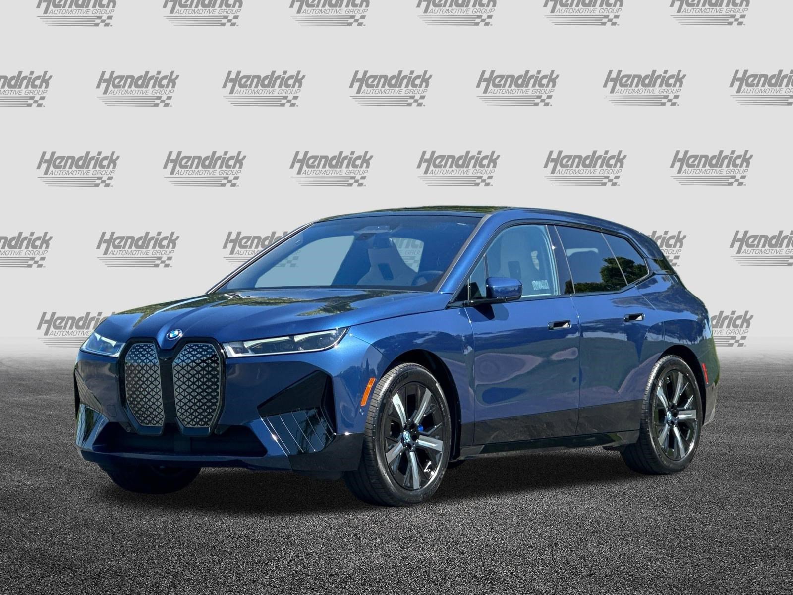 Certified 2023 BMW iX xDrive50 w/ Premium Package AWD/4WD image 9