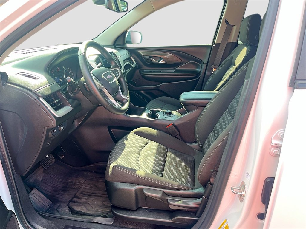 Used 2024 GMC Terrain SLE w/ LPO, Floor Liner Package image 20