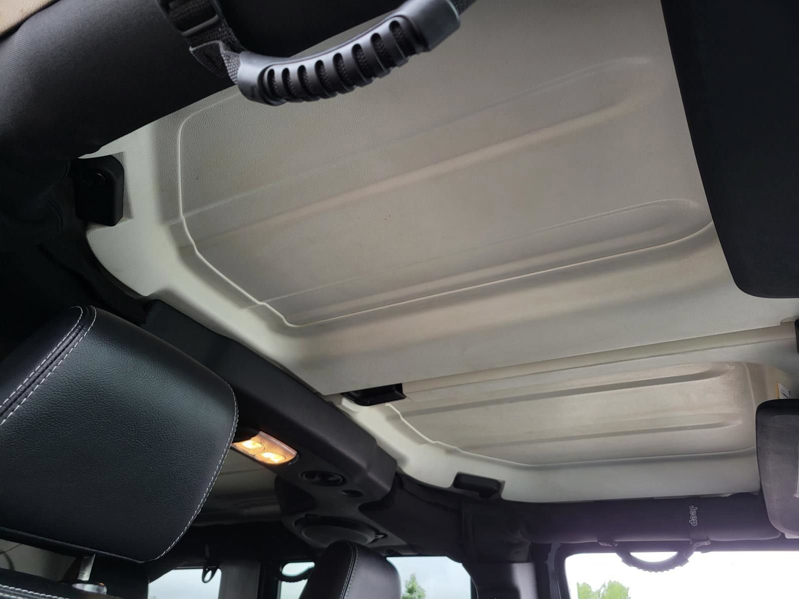 Used 2013 Jeep Wrangler Unlimited Sahara w/ Connectivity Group AWD/4WD image 10