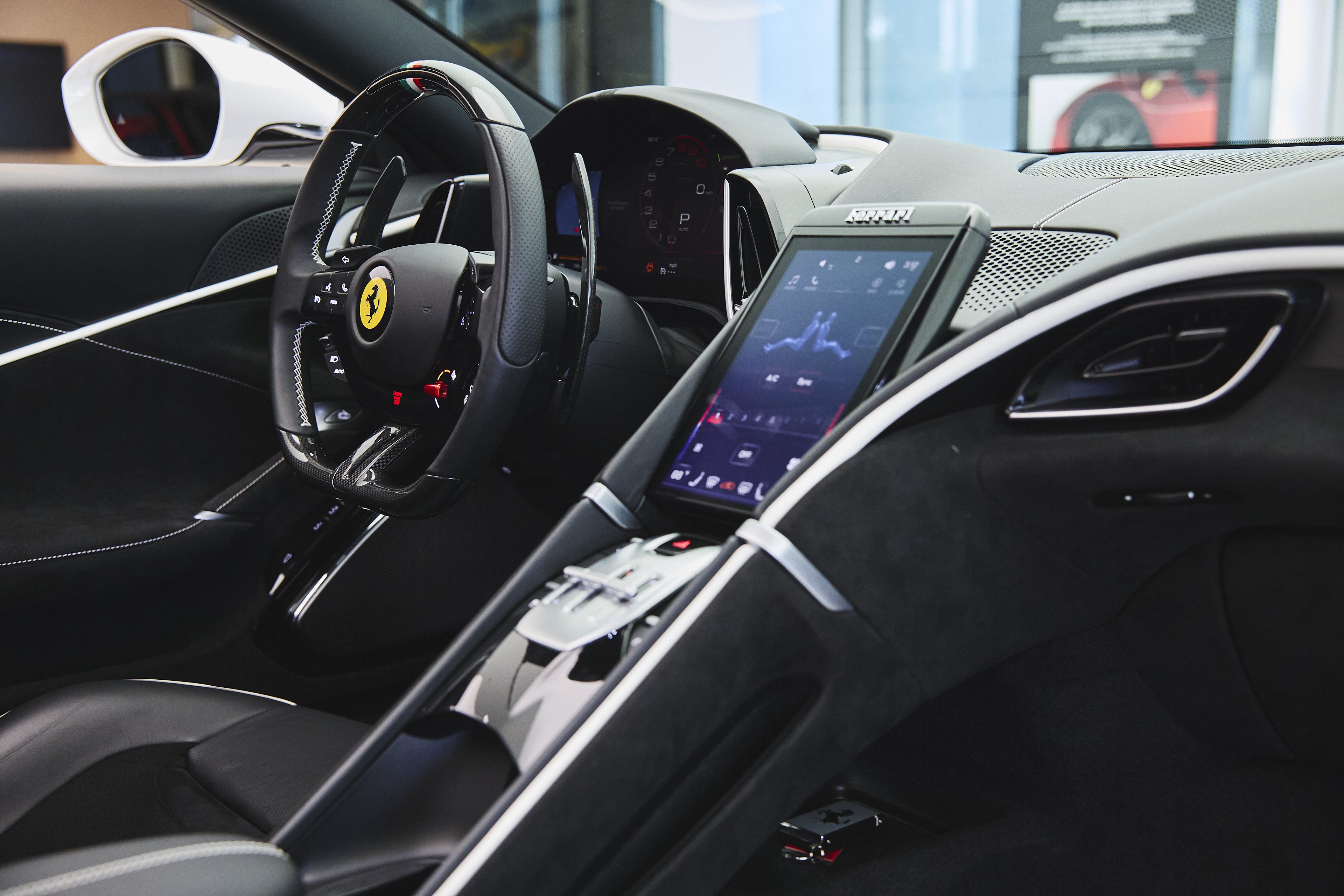 Used 2024 Ferrari Roma Spider RWD image 37