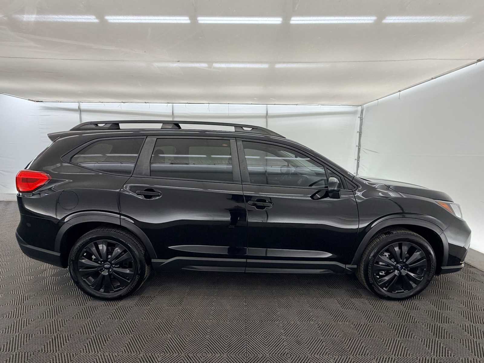 Used 2022 Subaru Ascent Onyx Edition image 6