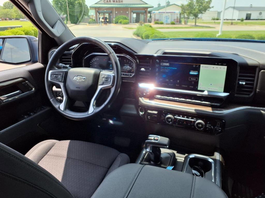 Used 2023 Chevrolet Silverado 1500 RST w/ Z71 Off-Road Package image 12