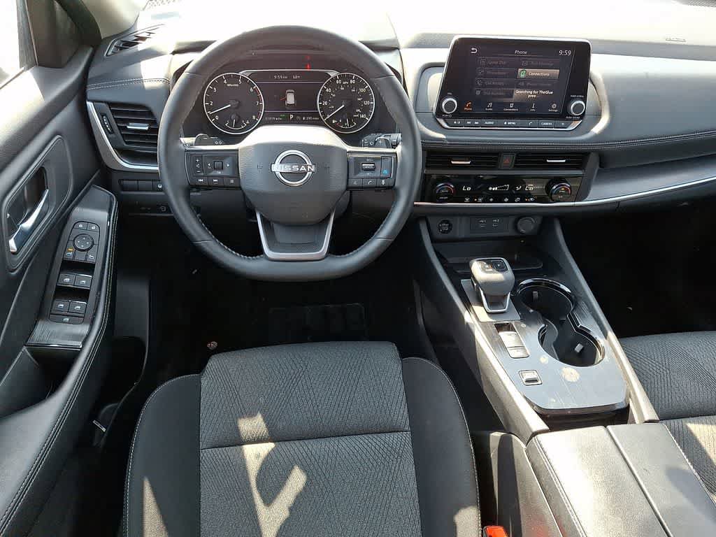 Used 2025 Nissan Rogue SV image 10