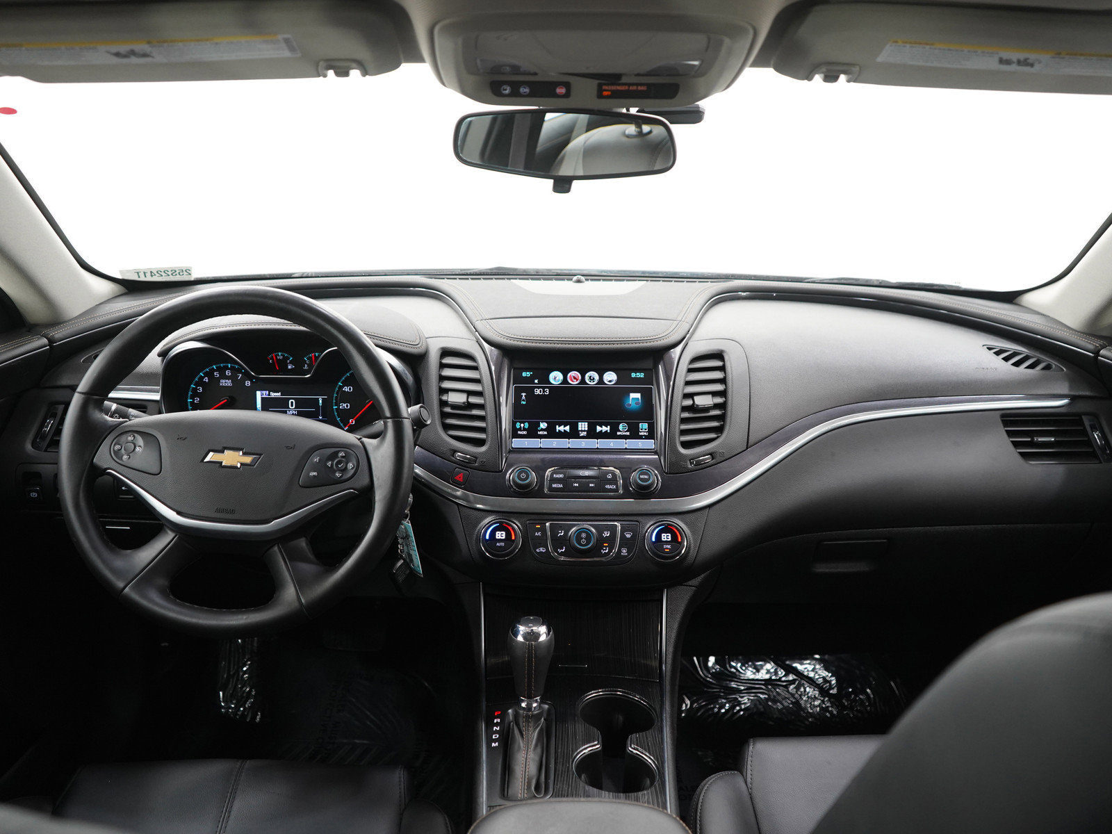 Used 2017 Chevrolet Impala LT FWD image 13
