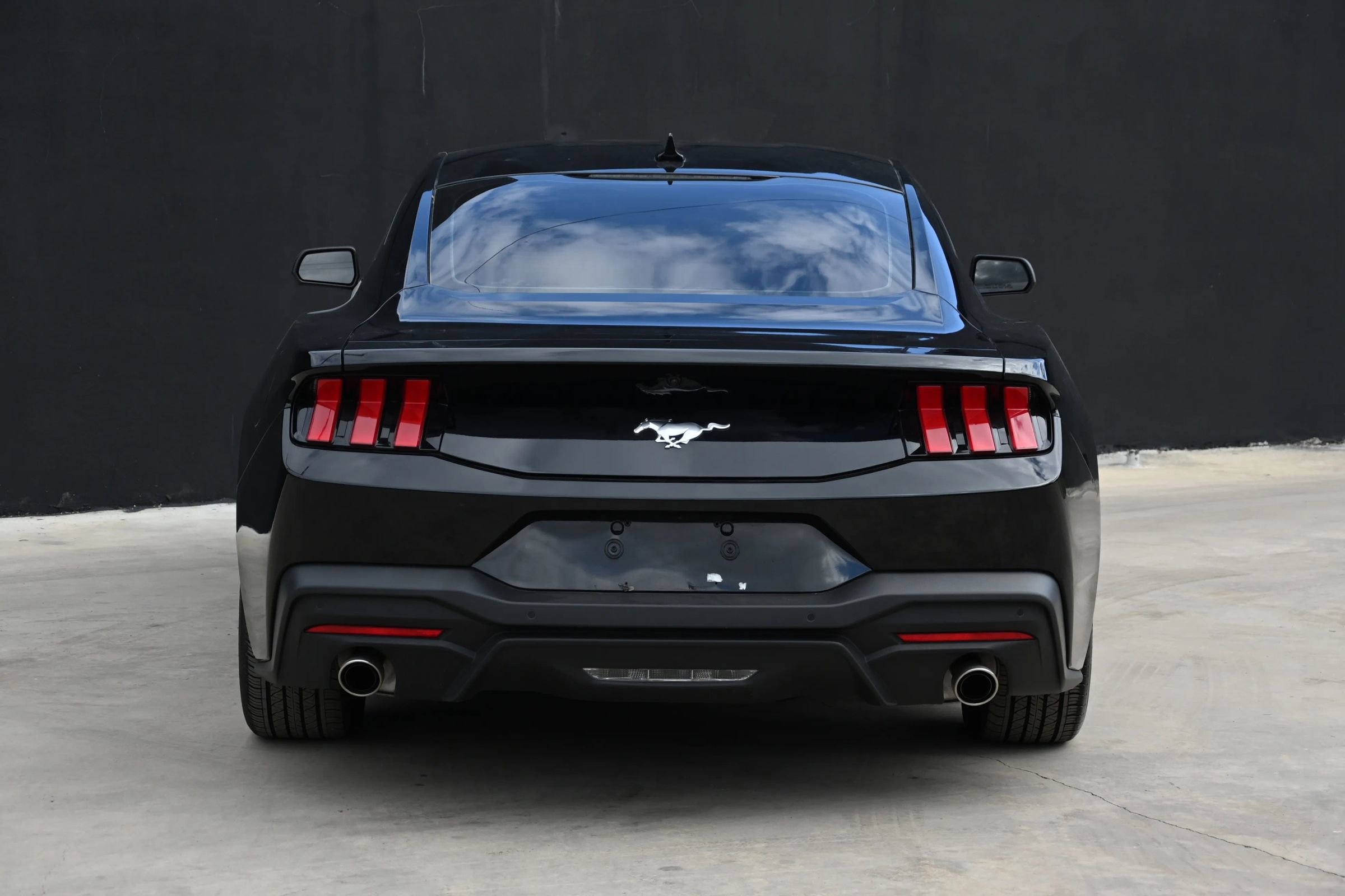 Used 2024 Ford Mustang Coupe image 4