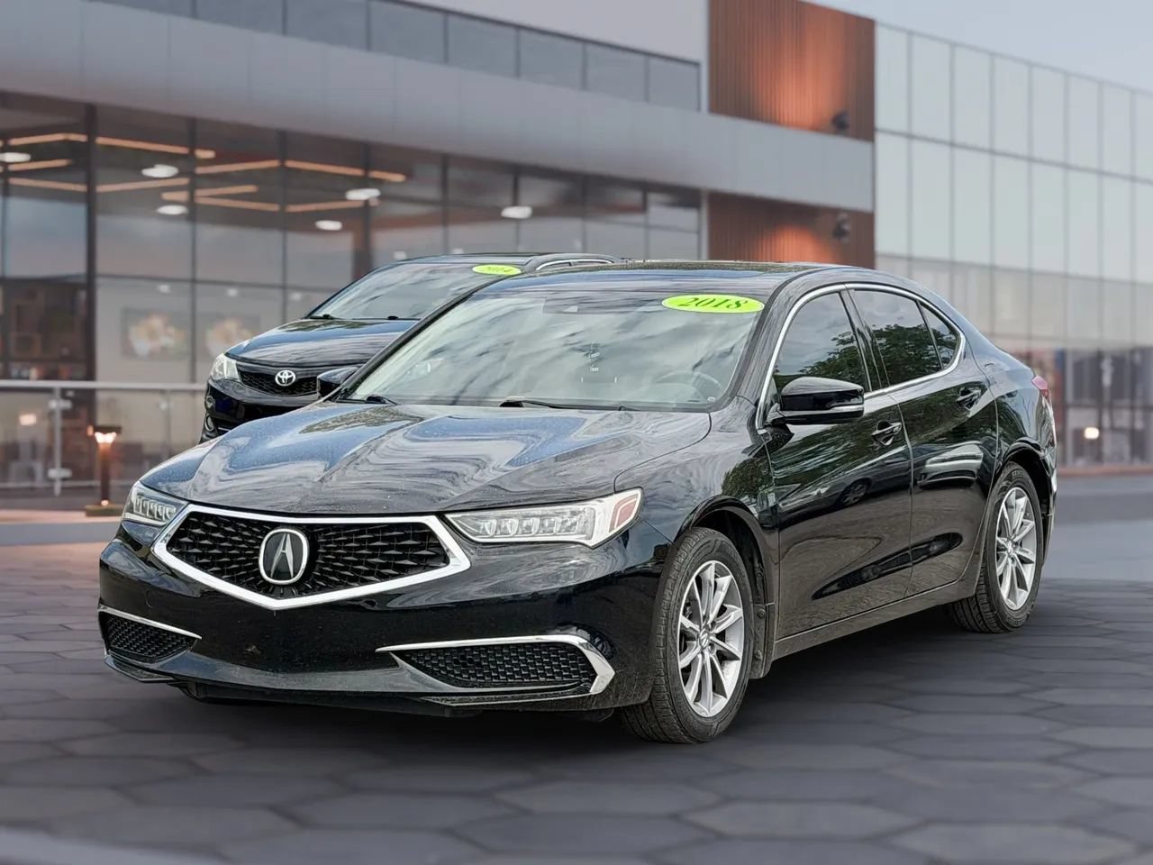 Used 2018 Acura TLX FWD image 4