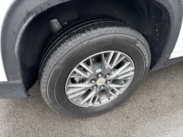 Used 2025 Chevrolet Traverse LT image 9