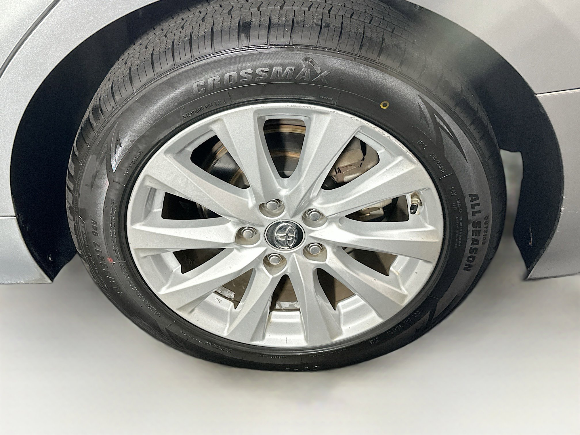 Used 2018 Toyota Camry LE image 11