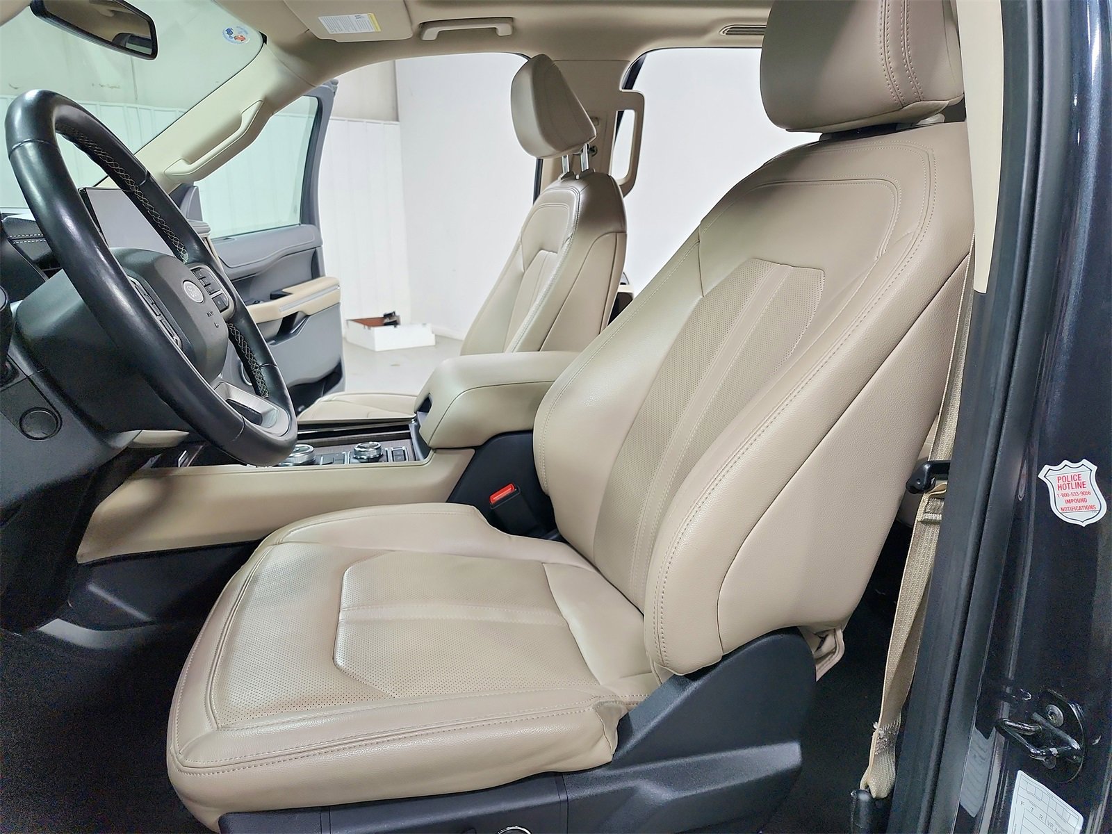 Used 2024 Ford Expedition Limited image 19