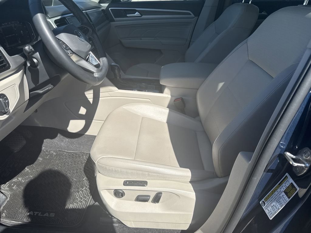 Used 2022 Volkswagen Atlas SEL image 12